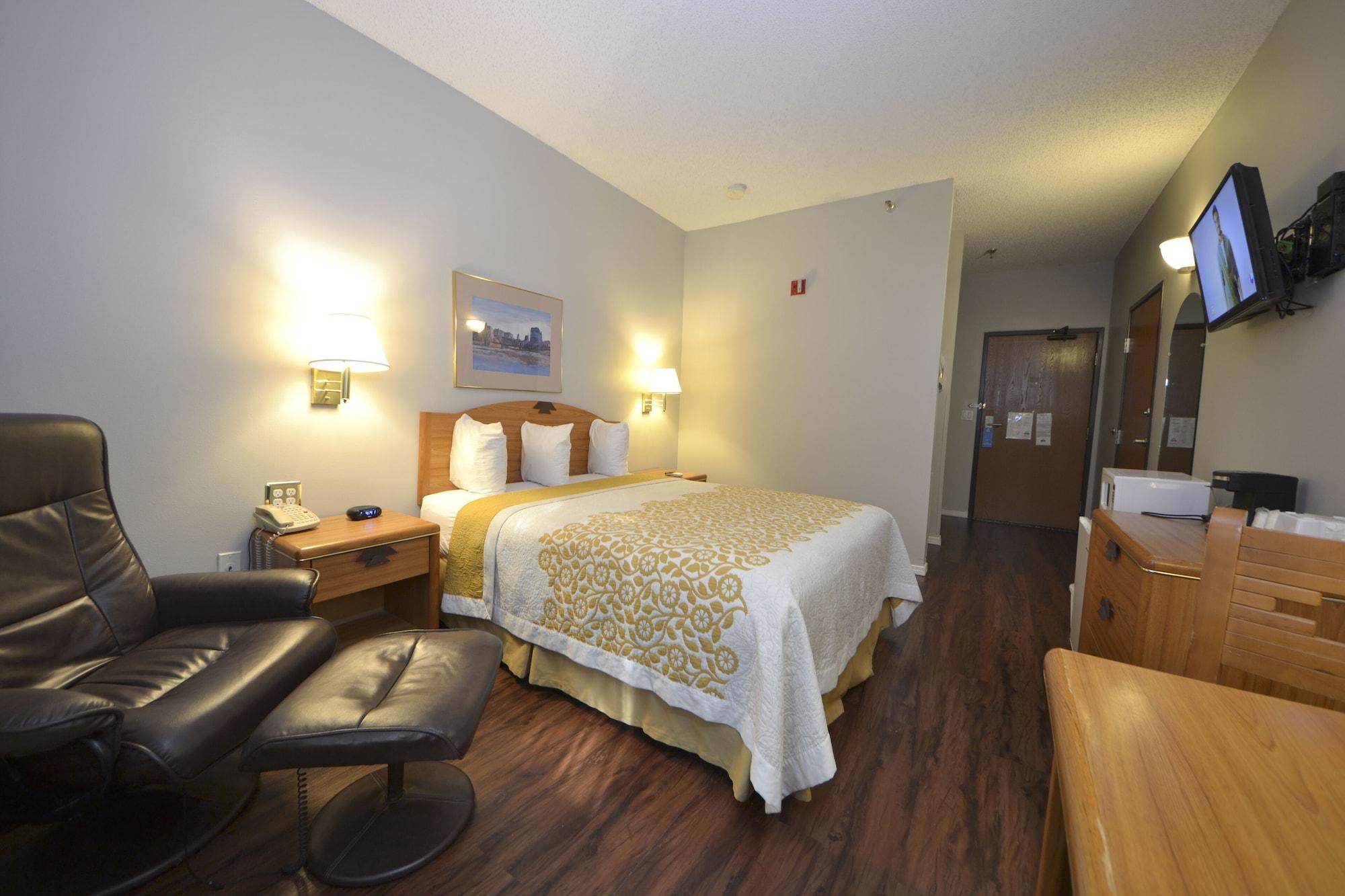 Days Inn & Suites By Wyndham Airport Albuquerque Exterior photo